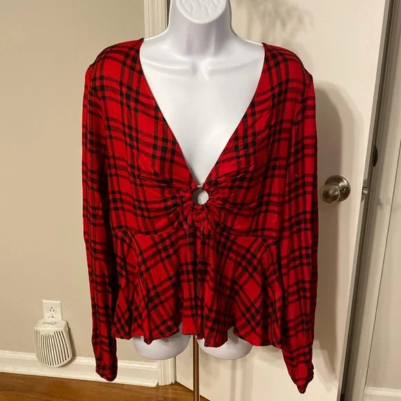 Venus Blouse - Picture 1 of 6